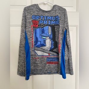 New size 8 boys long sleeve (2 long sleeve shirts)